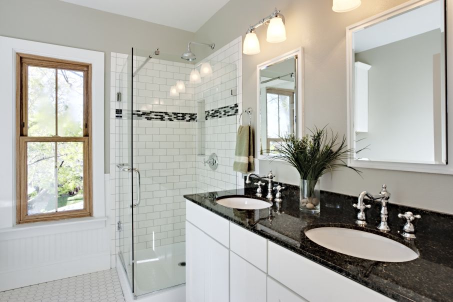 Medium Craftsman Style Bathroom with White Vanity and Sliding Door Shower