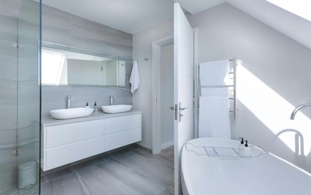 Best Color Ideas for a Small Bathroom