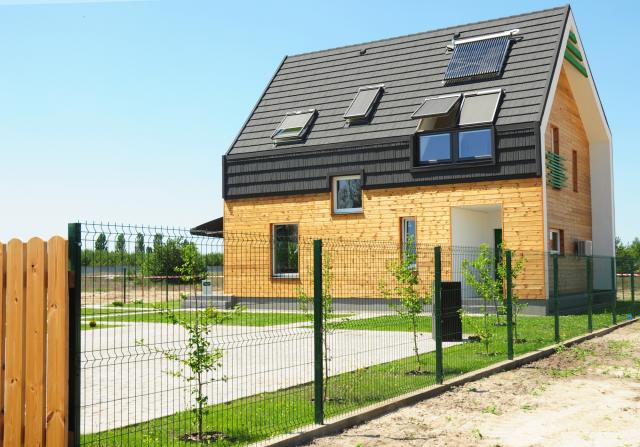 Mansard Roof: Pros, Cons, and Best Materials to Choose
