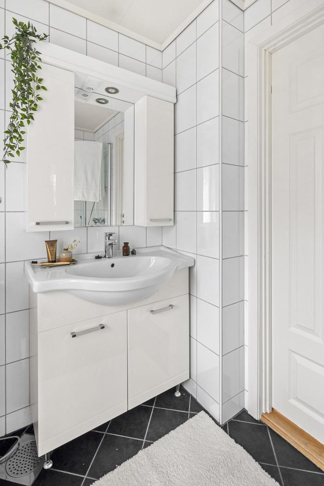 Modern Bathroom Tile Color Combinations