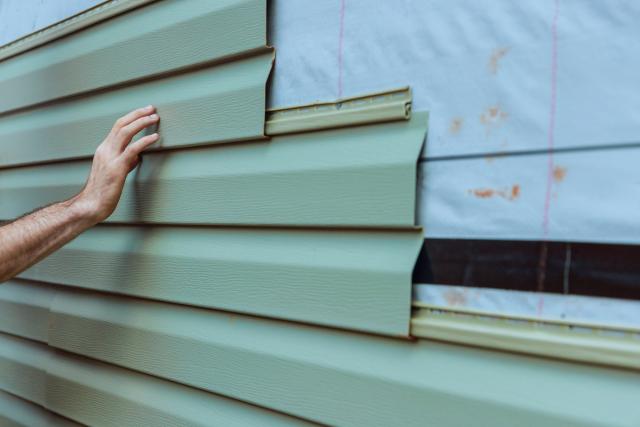Replace Your House Siding Like a Pro: Step-by-Step Guide