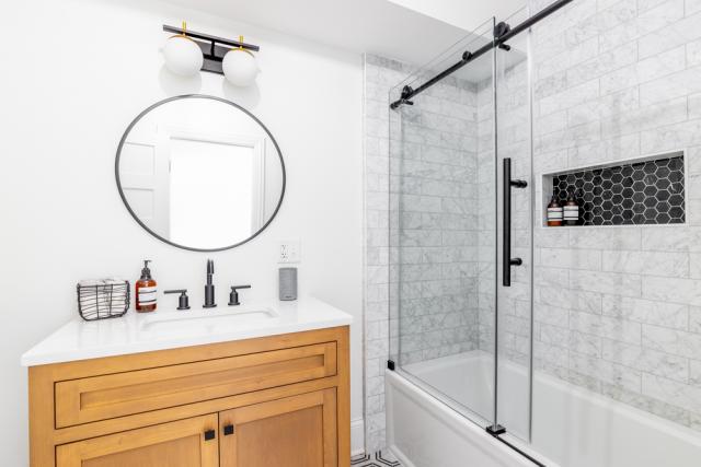 How to make the most out of a small bathroom remodel?